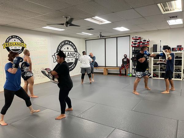 <center>Ooze With Confidence and Discipline With our Muay Thai Kickboxing Workouts!<center>